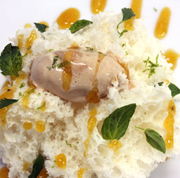 BIZCOCHO DE YOGUR CON CHUDNEY DE MANGO Y DULCE DE LECHE