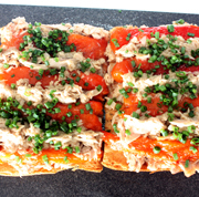 COCA DE ATUN Y PIMIENTO ROJO