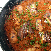 FIDEUA DE SETAS Y FOIE