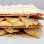 MILHOJAS DE MANZANA, FLAN DE ANÍS Y DRAMBUI