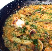 PAELLA DE LANGOSTINOS Y ALMEJAS