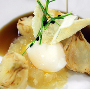 SOPA DE CEBOLLA CON HUEVO DE CODORNIZ A BAJA TEMPERATURA